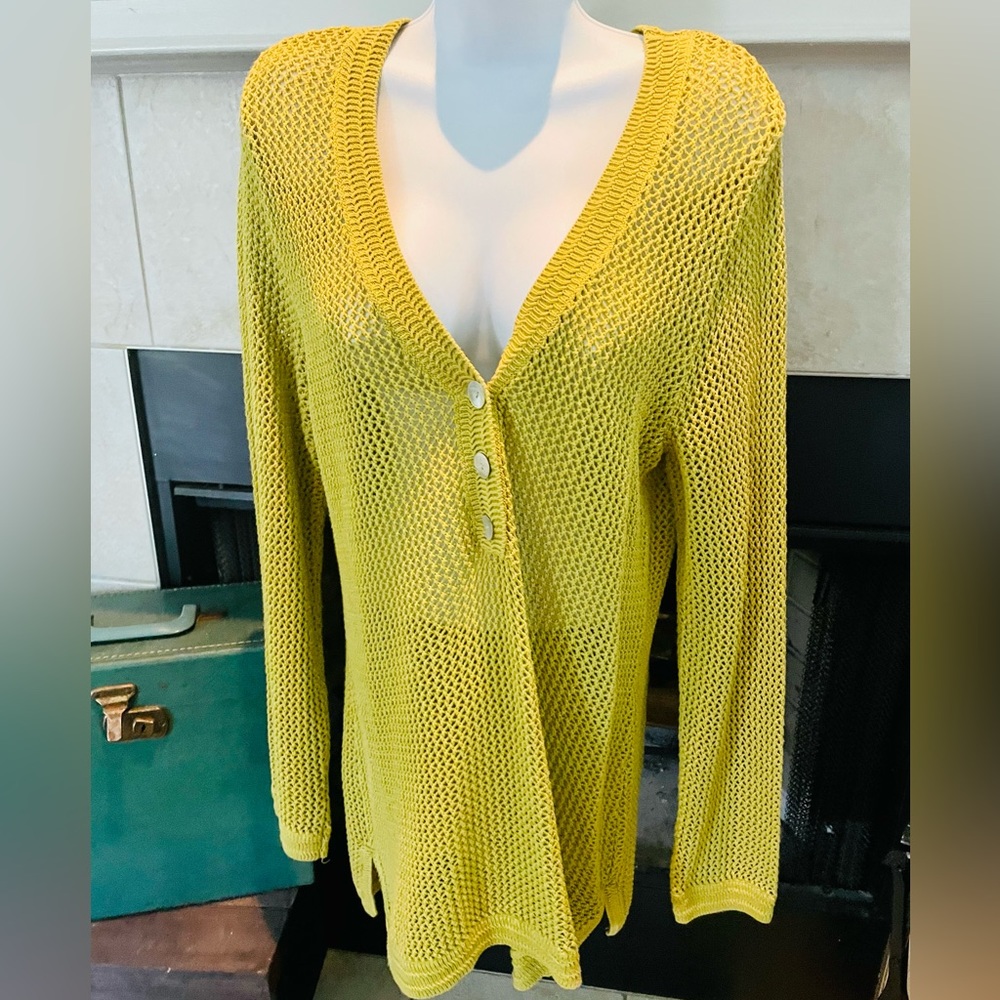 Women’s light olive green Chicos crocheted tunic top size 2 in Chicos.